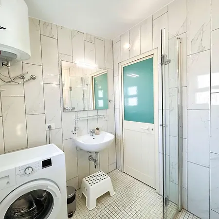 Suncrest B37 Апартаменты *